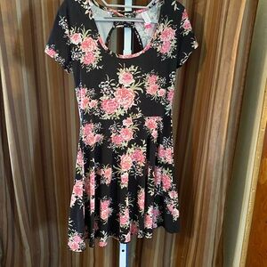 18 no boundaries size M